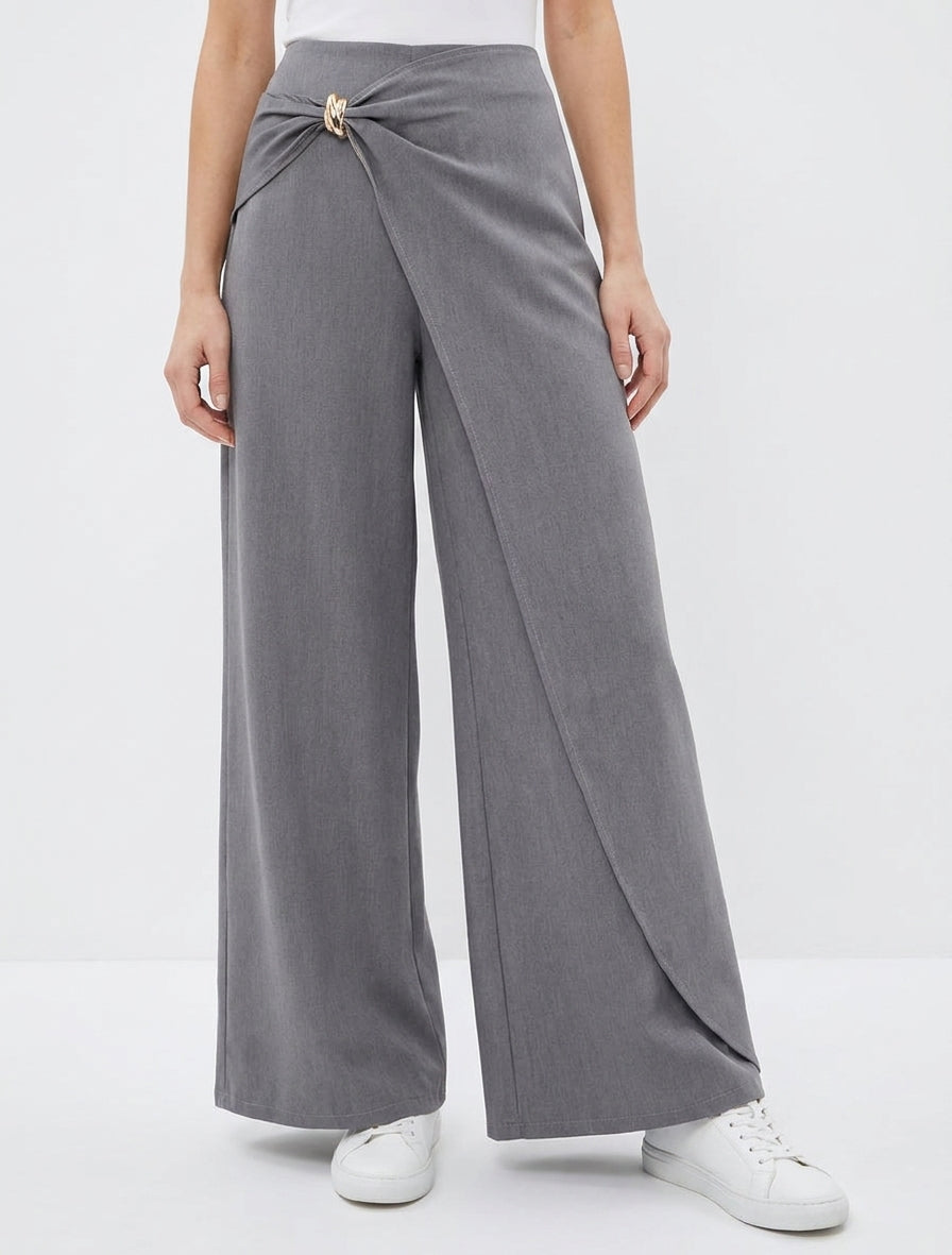 Pantaloni ampi con pannello e gioiello metallico - Grigio