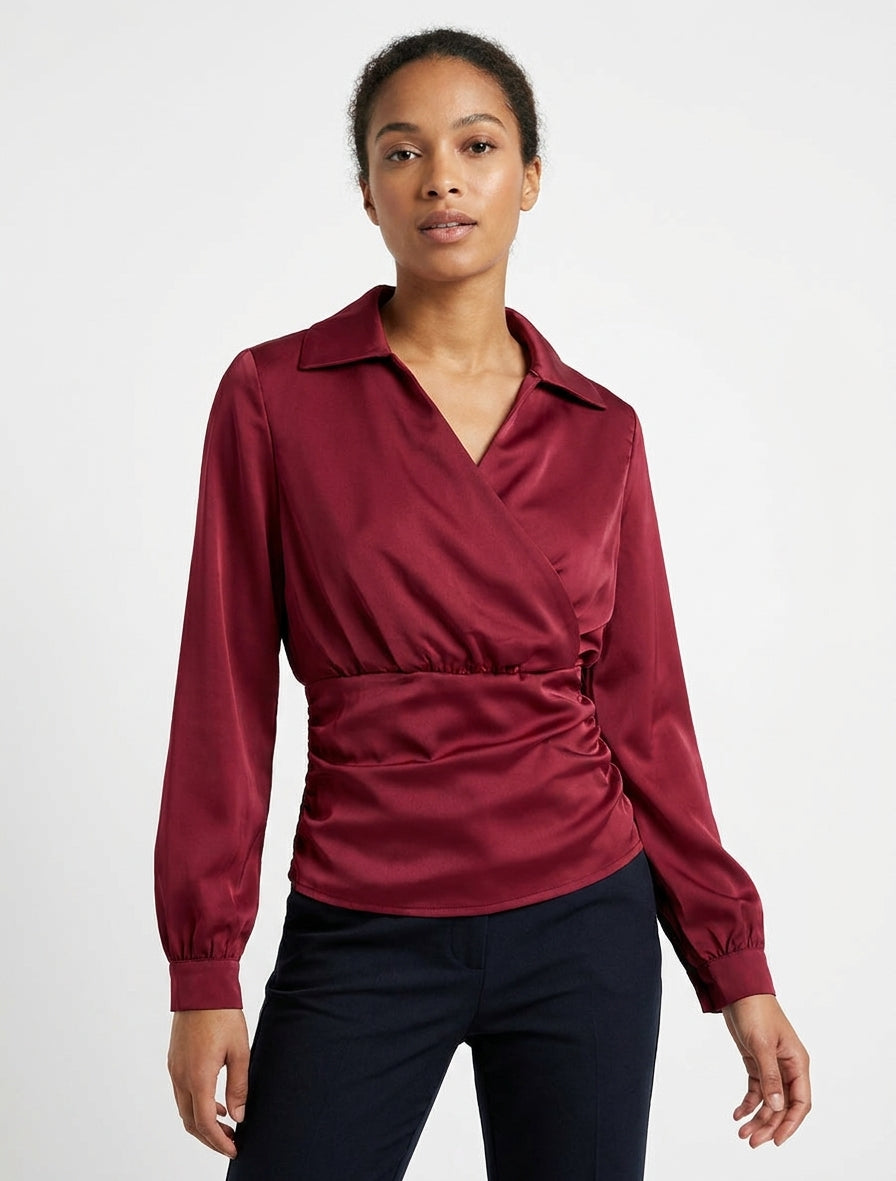 Top aderente effetto satinato con scollo a portafoglio - Bordeaux