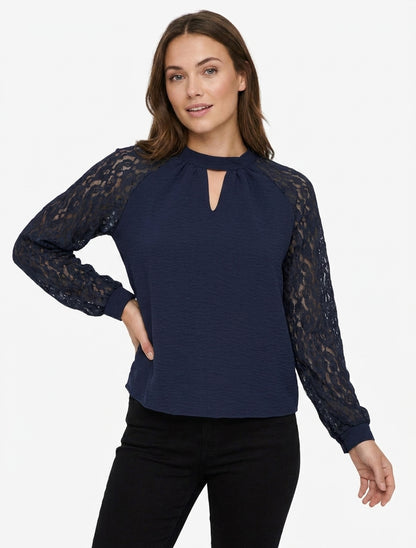 Top con maniche raglan in pizzo e collo traforato - Marina