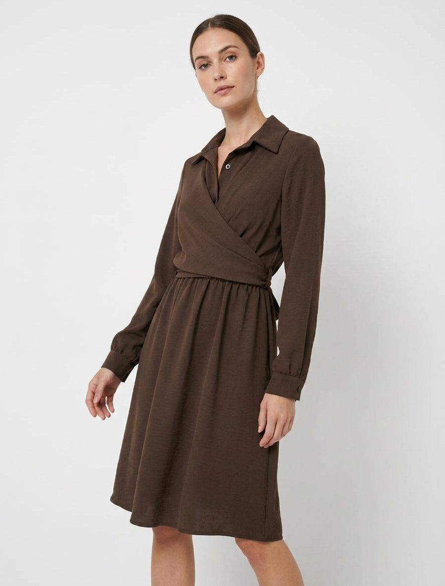 Abito camicia con pannello da annodare - Marrone