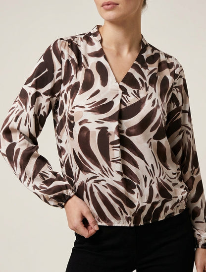 Top satinato con stampa astratta - Marrone