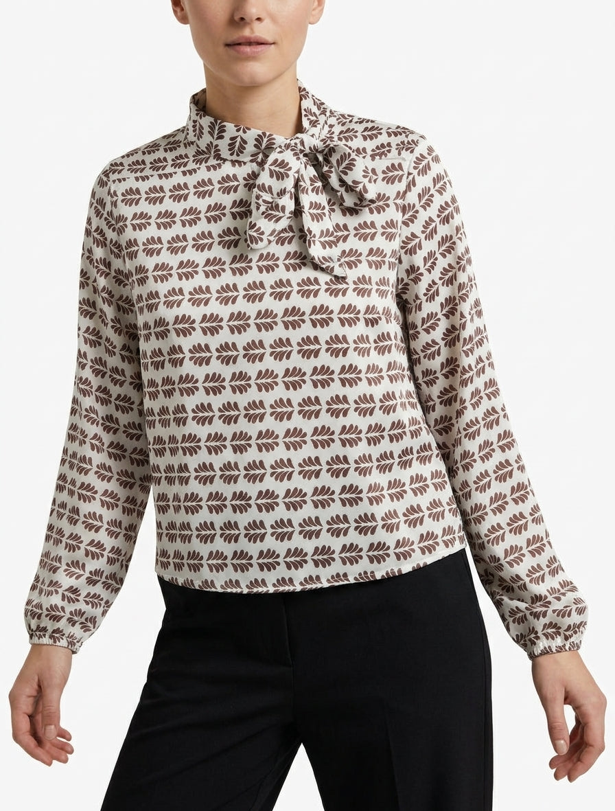 Top satinato con collo a fiocco e stampa grafica - Marrone