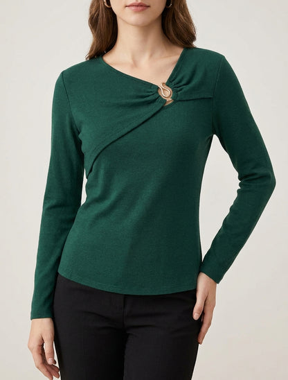 Maglia sottile e dritta con collo rotondo arricciato con gioiello. - Verde scuro