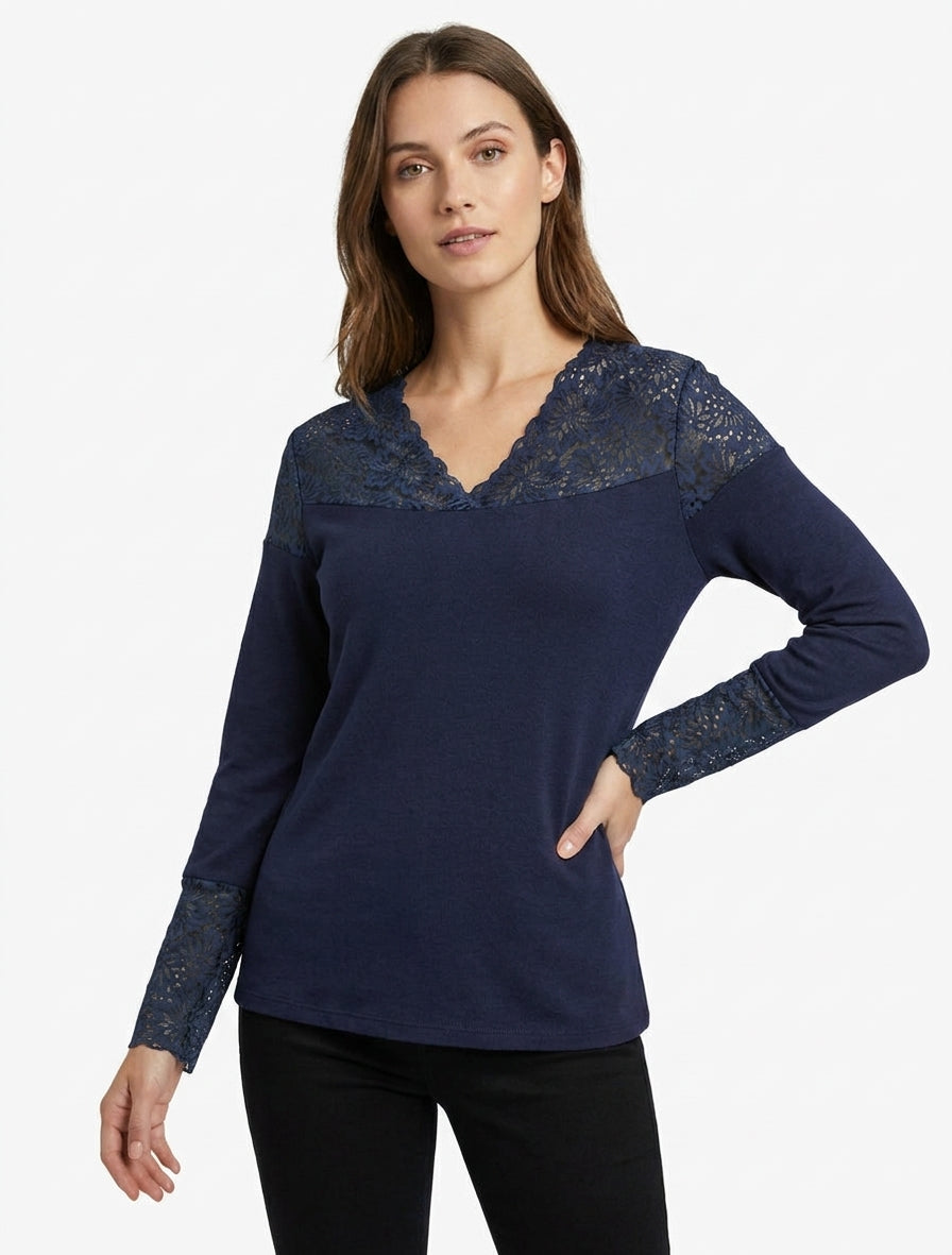 Maglione leggero con scollo a V e polsini in pizzo. - Marina