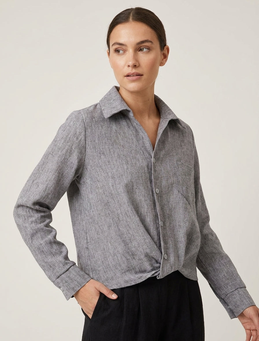 Blusa ampia a maniche lunghe con tasca applicata. - Grigio