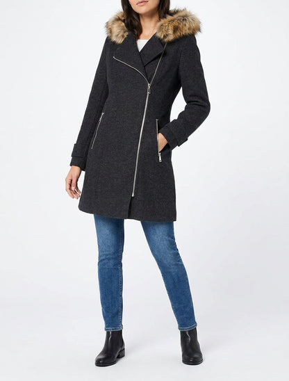 Cappotto lungo con zip asimmetrica e pelliccia sul cappuccio. - Grigio scuro