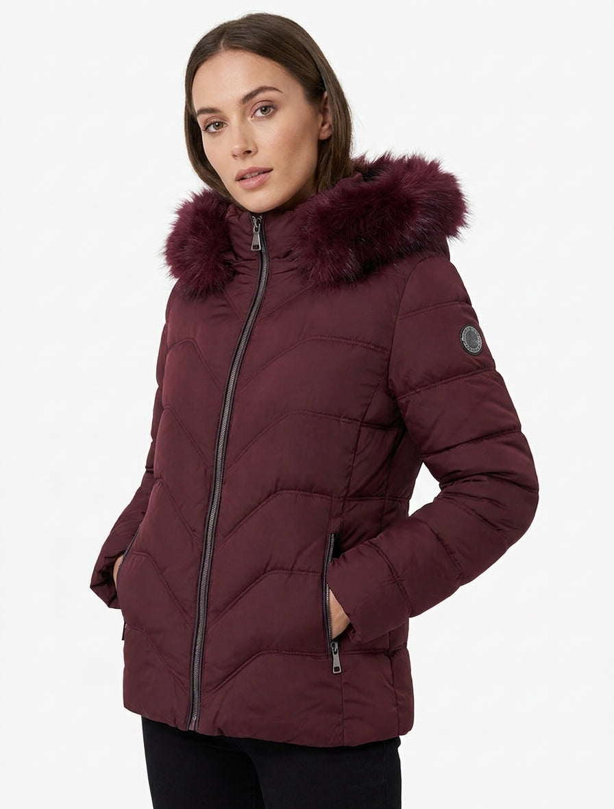 Giubbotto con cappuccio rimovibile ornato di pelliccia con patch strass. - Bordeaux