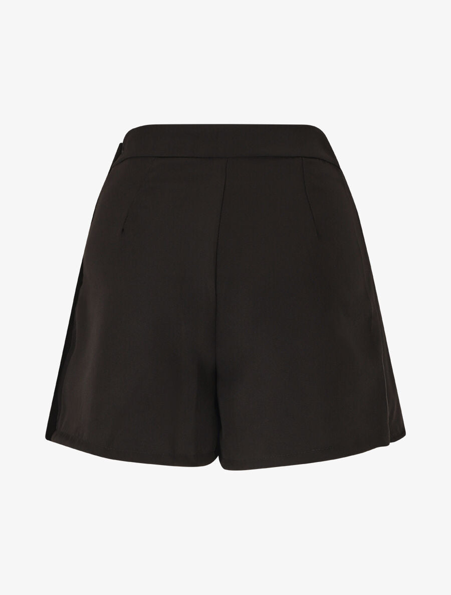 Short plissé trompe-l&