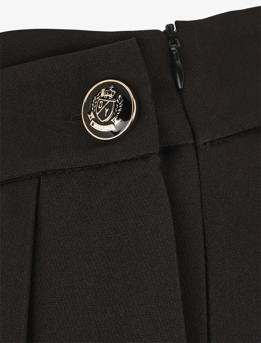 Short plissé trompe-l&