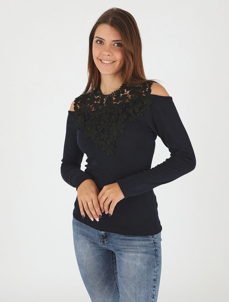 Pull droit à épaules dénudées et crochet - Marine - 4