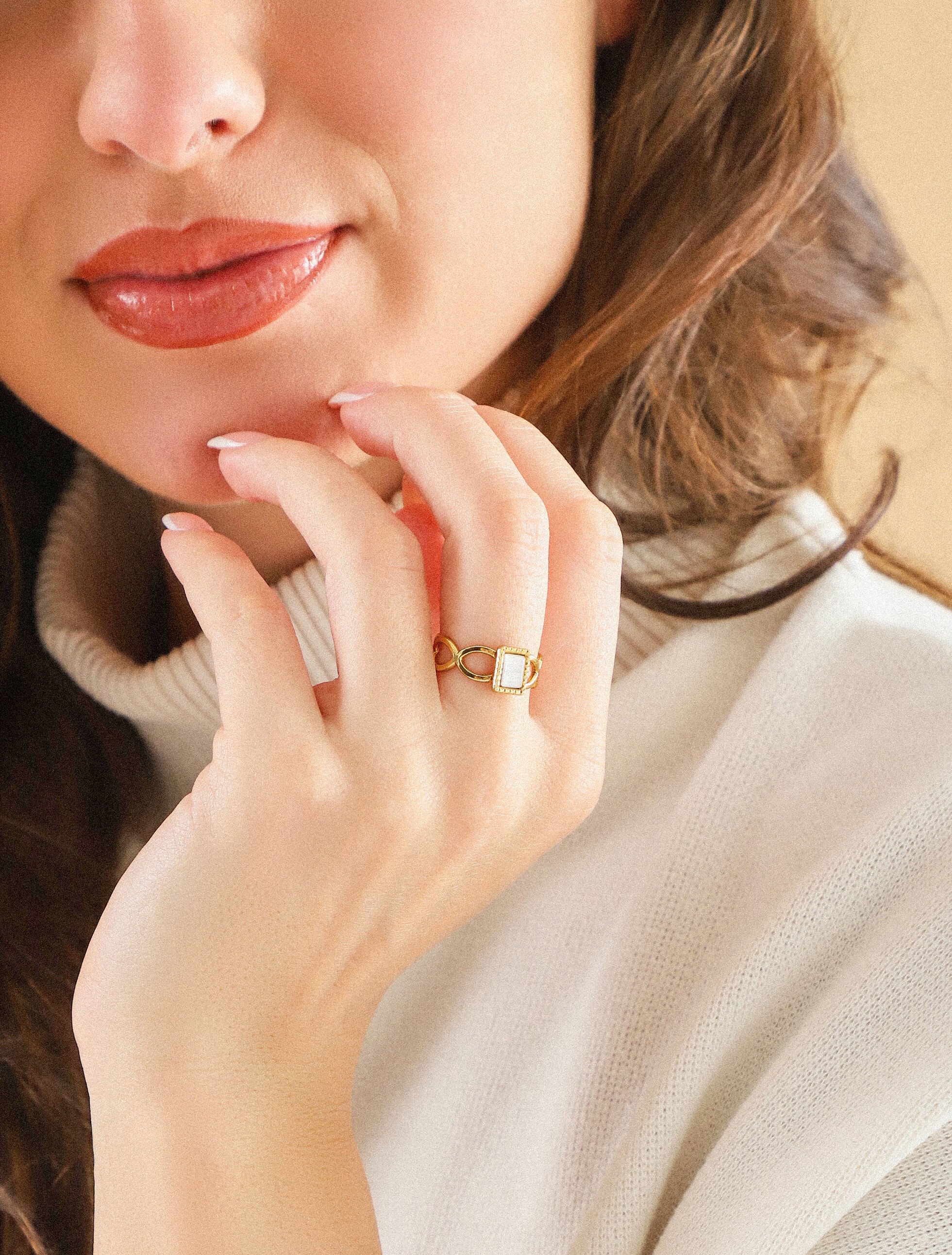 Bague ajourée sertie d&