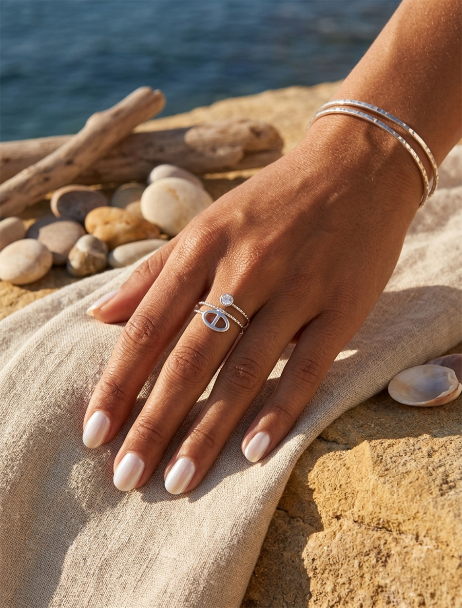 Anello sottile con maglie marine e strass - Argento