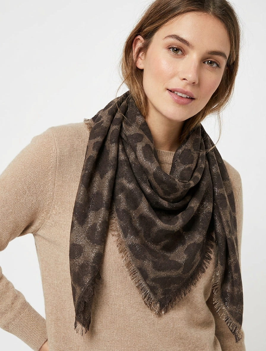 Foulard quadrato con motivo leopardato iridescente. - Marrone