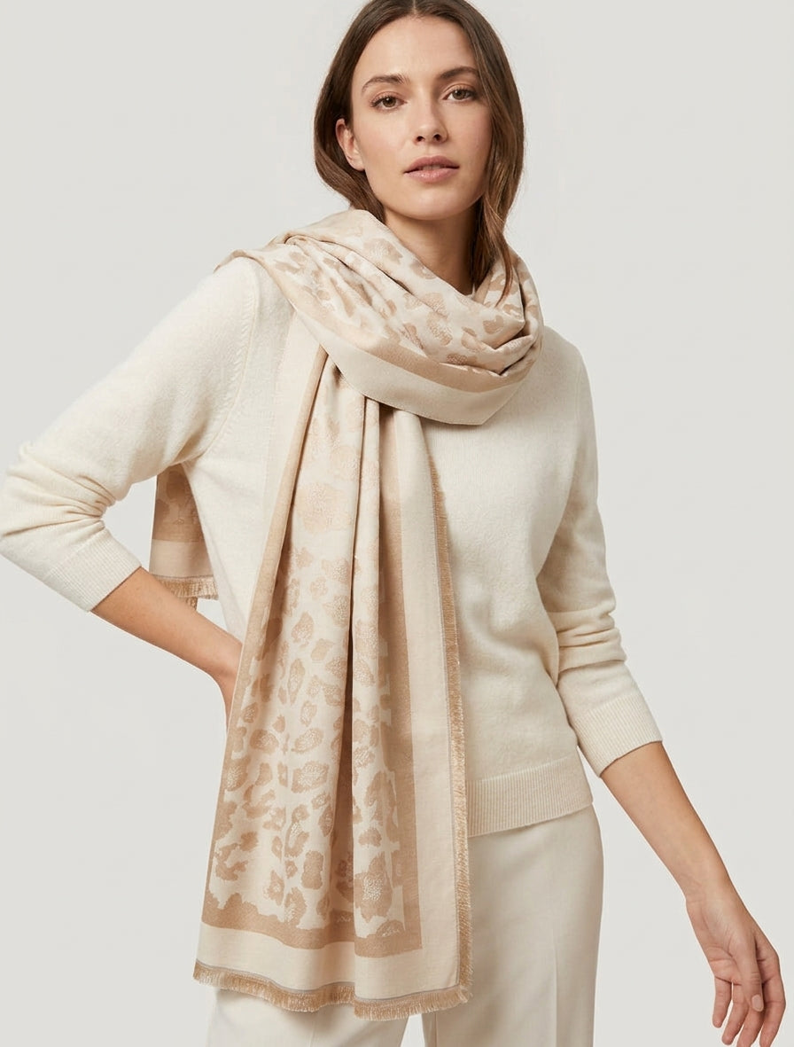 Sciarpa rettangolare satinata con stampa leopardata - Beige