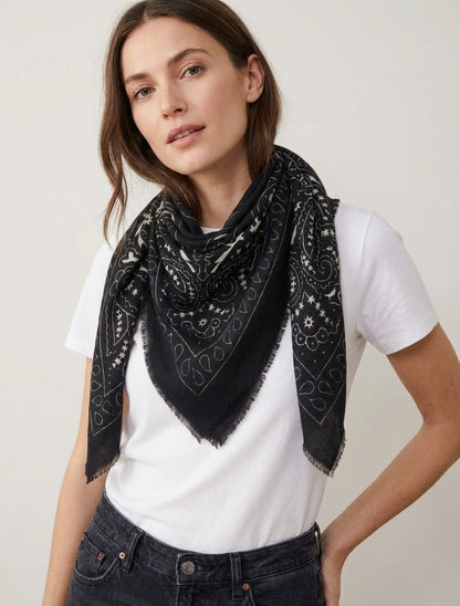 Sciarpa stampata paisley con bordi sfrangiati - Nero