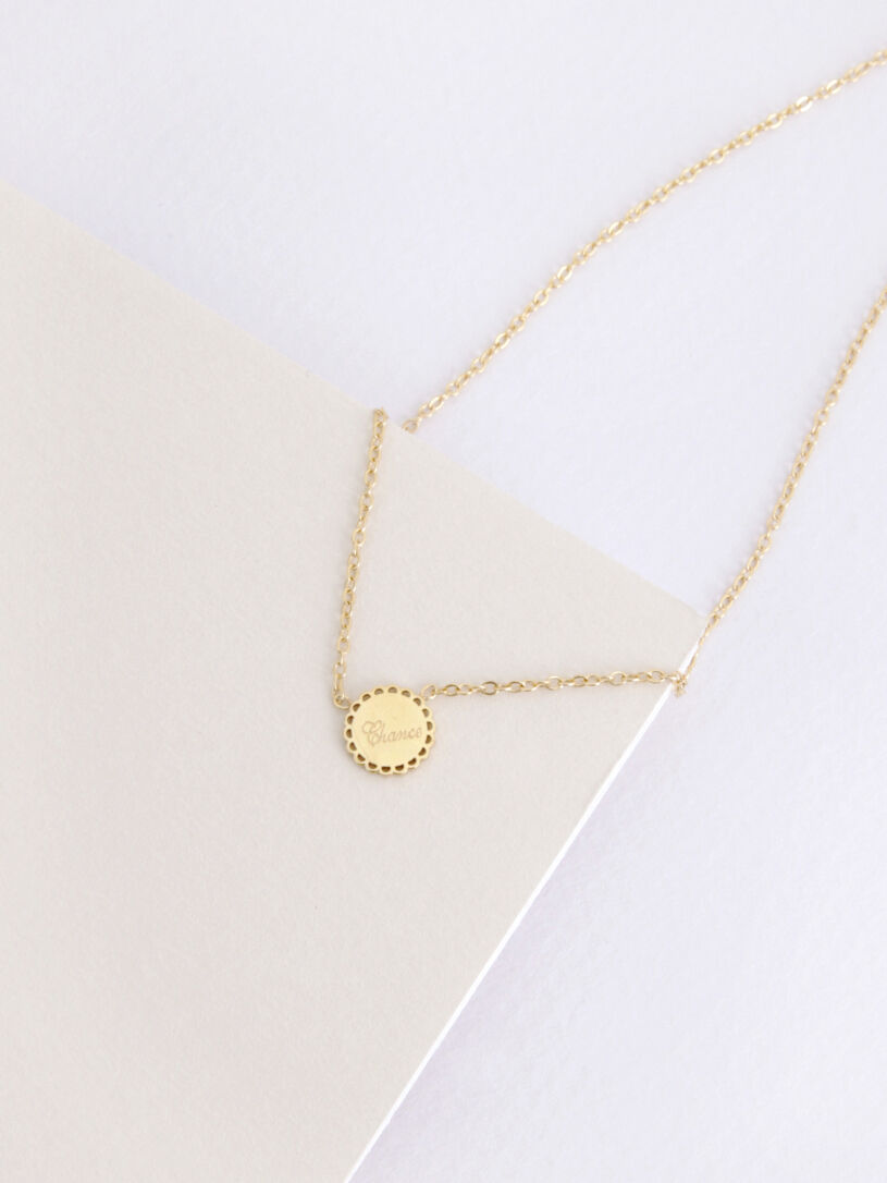 Collier à pendentif rond gravé chance - Or - 4