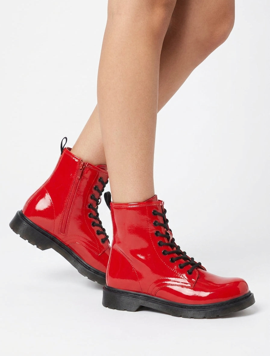 Stivaletti verniciati con lacci - Rosso
