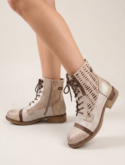 Stivaletti stringati con perforazioni iridescenti e pitone - Beige