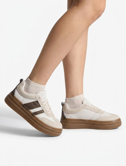 Sneakers con inserti in mesh ed effetto nabuk - Beige
