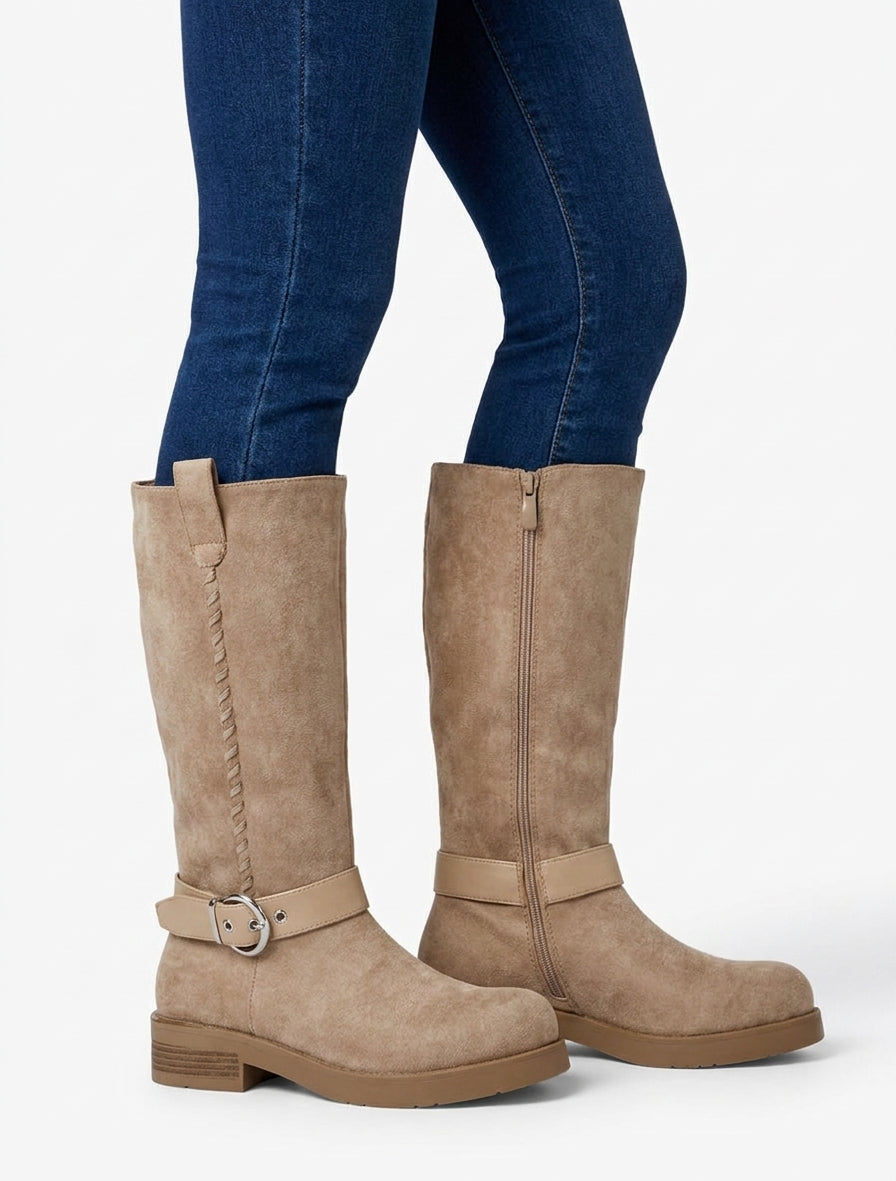 Stivali in camoscio con cinturini - Beige