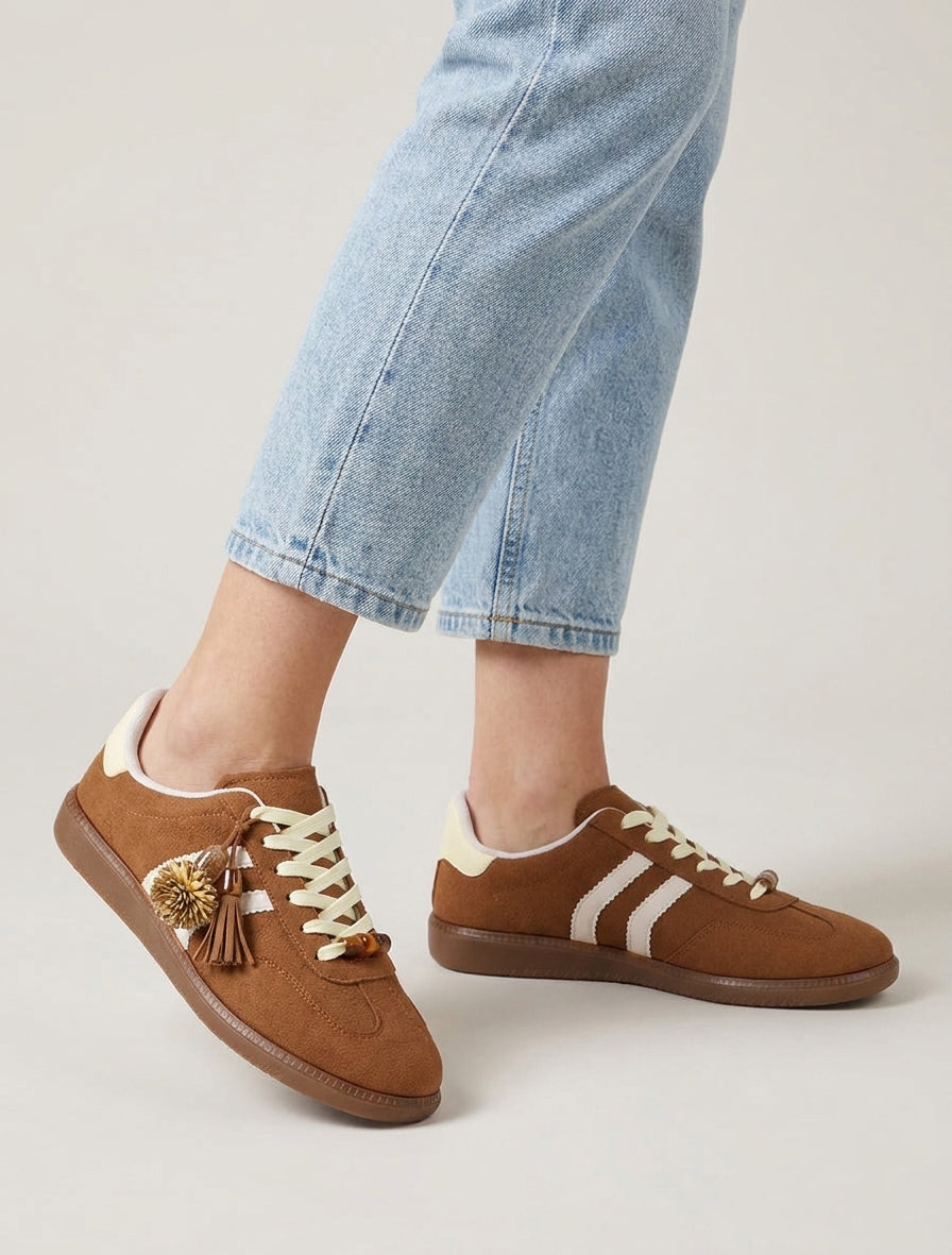 Sneakers in camoscio con ciondoli e perle - Chameau