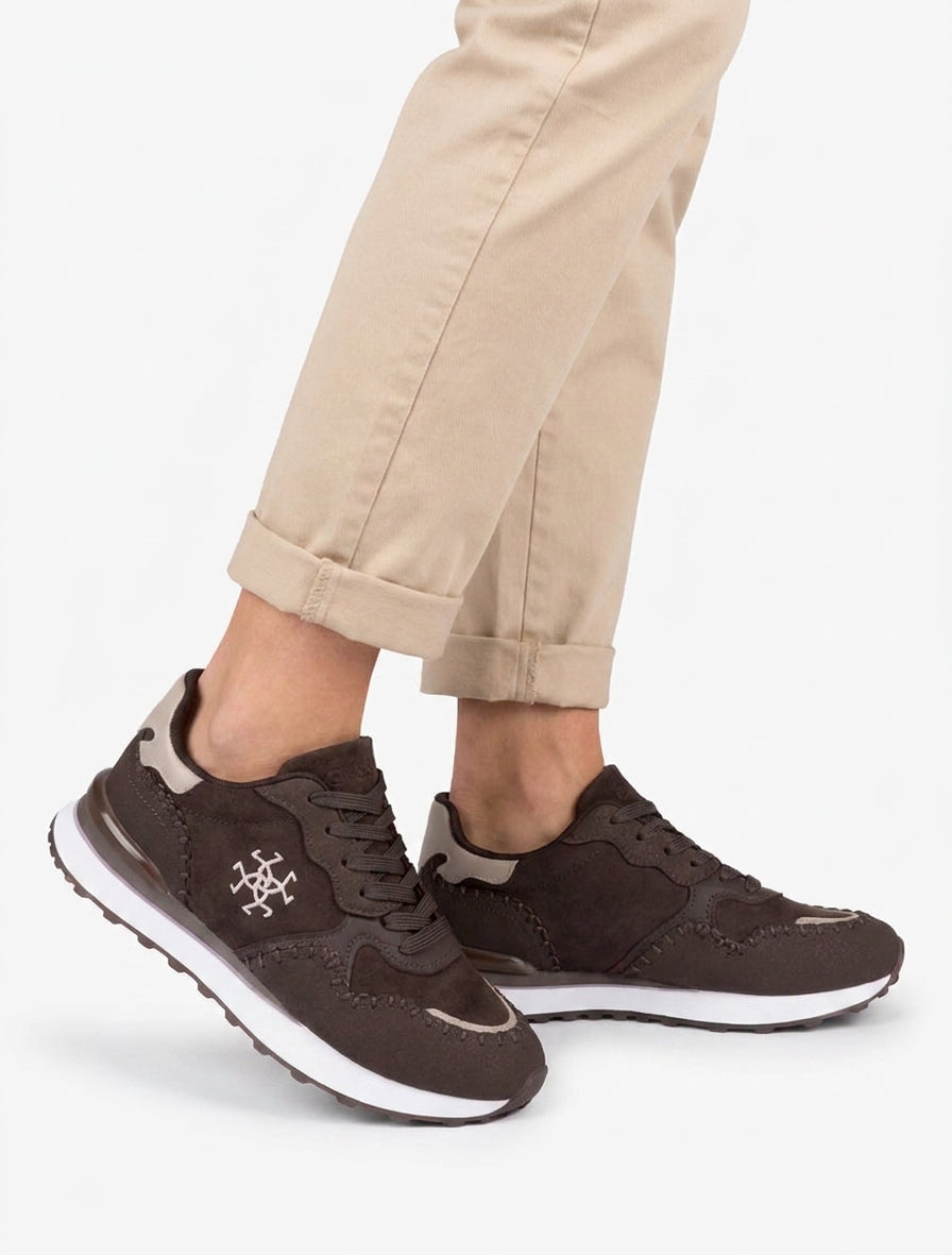 Sneakers con inserti effetto nabuk e camoscio. - Marrone