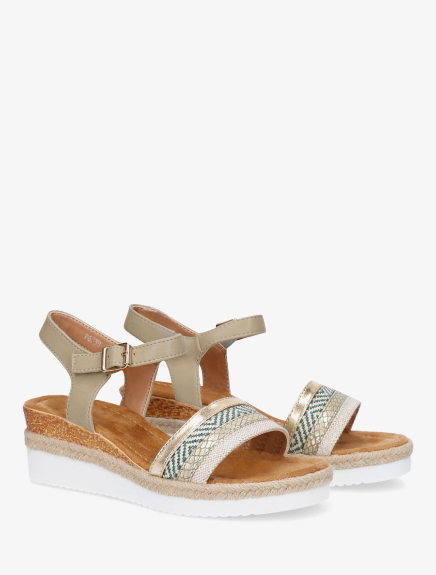 Sandali con zeppa decorati con trecce testurizzate. - Cachi