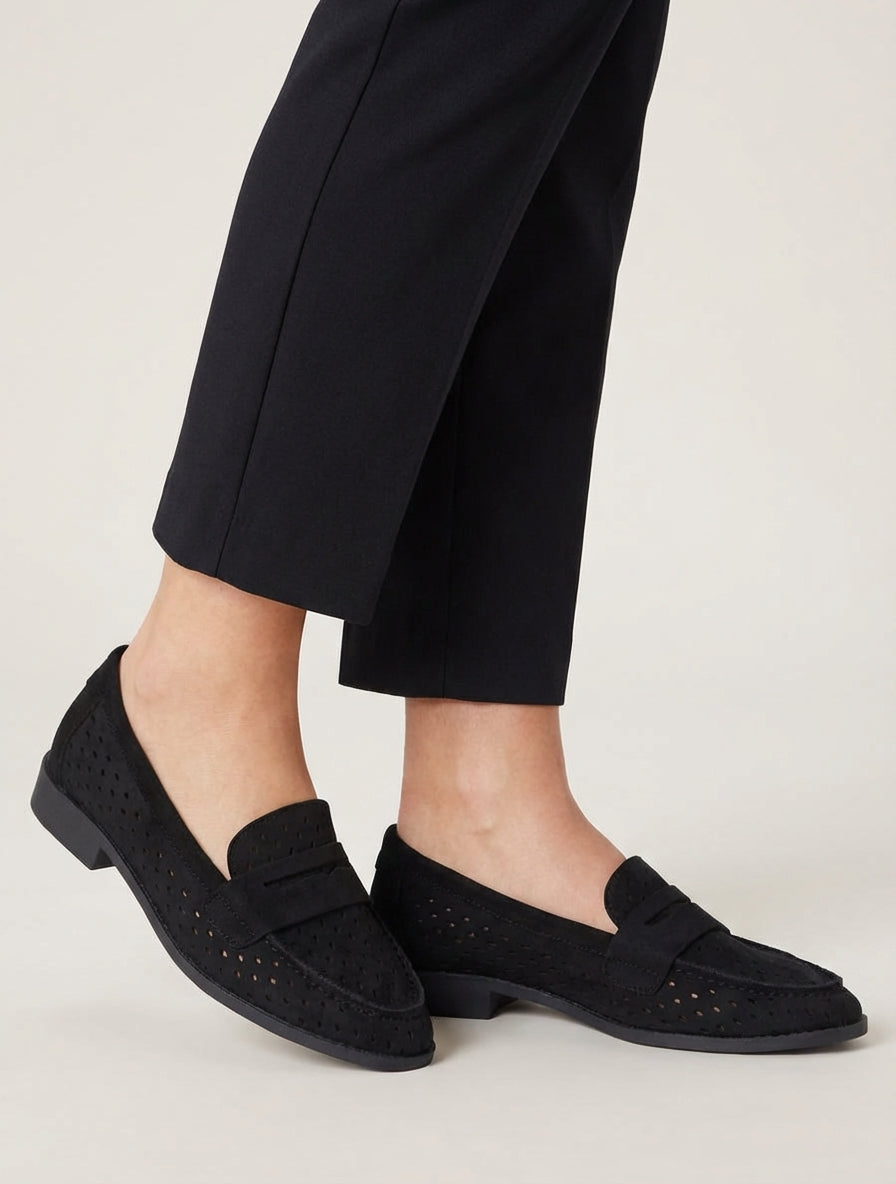 Mocassini traforati in camoscio - Nero