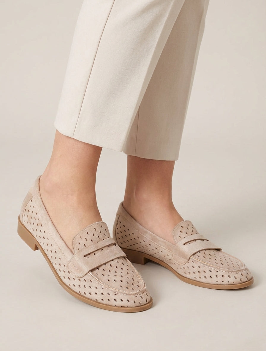 Mocassini traforati in camoscio - Beige