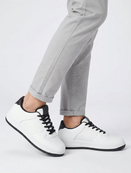 Sneakers con rinforzo a contrasto - Nero