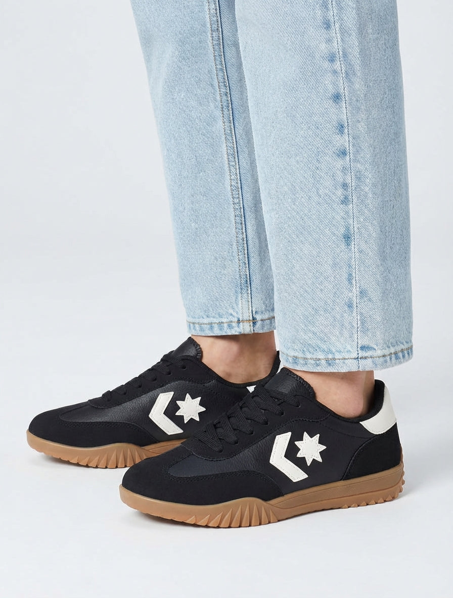 Scarpe da ginnastica con inserto a stella - Nero