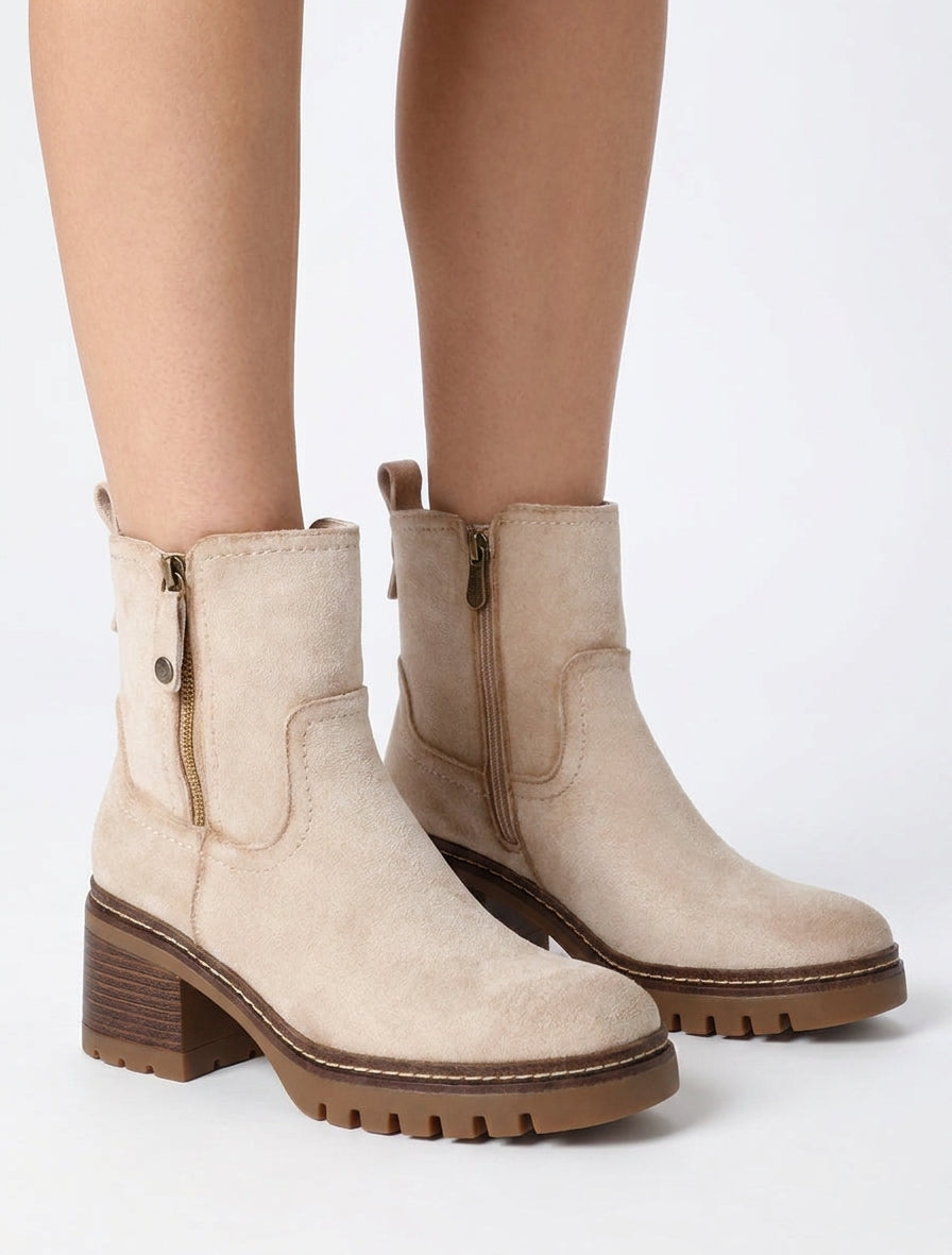 Stivaletti in camoscio sintetico con zip decorativa - Beige