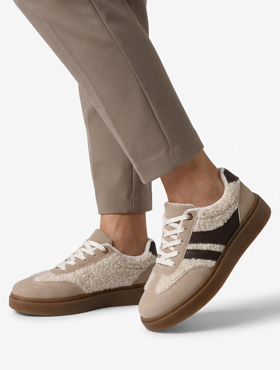 Sneakers basse con inserti effetto lana bouclé - Beige