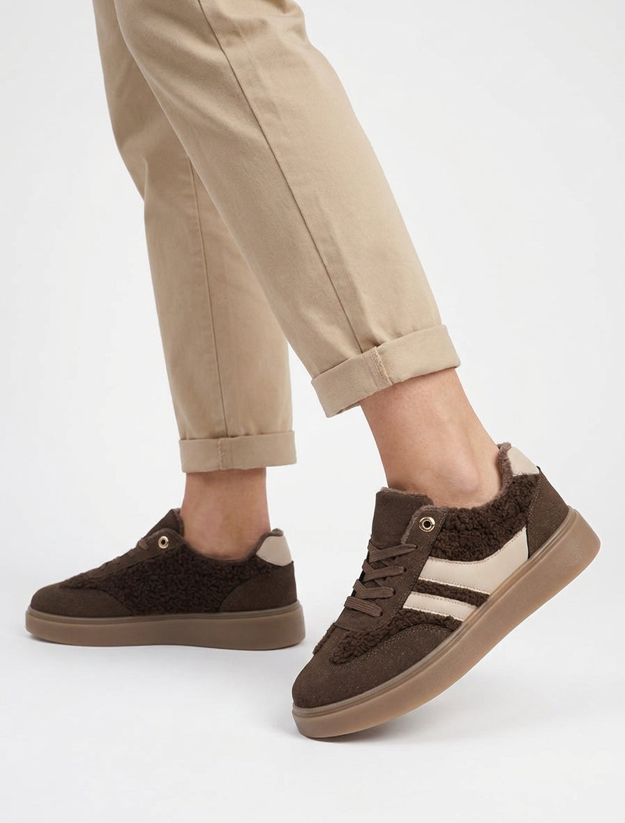 Sneakers basse con inserti effetto lana bouclé - Marrone
