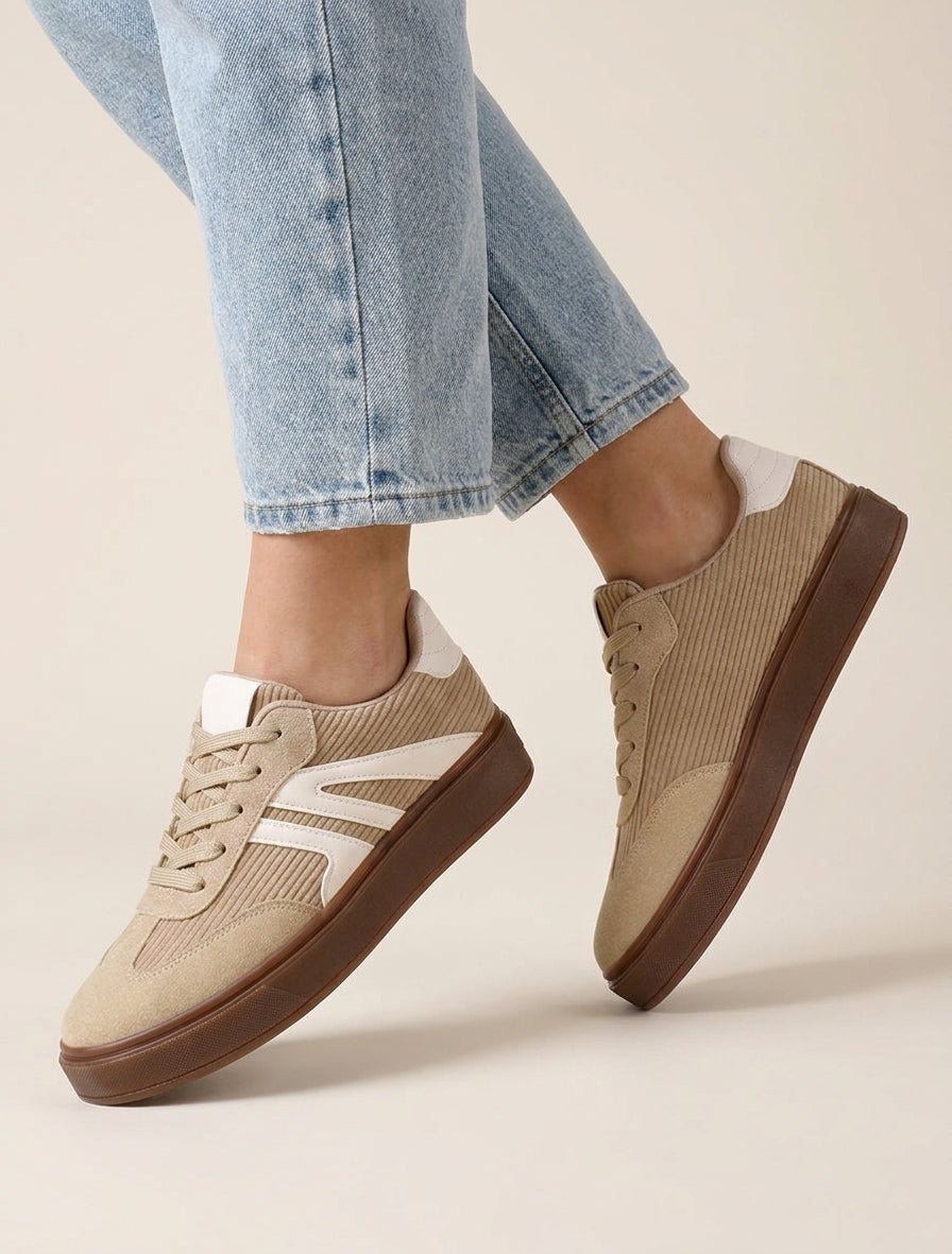 Sneakers con inserti in tessuto e bande a contrasto. - Talpa