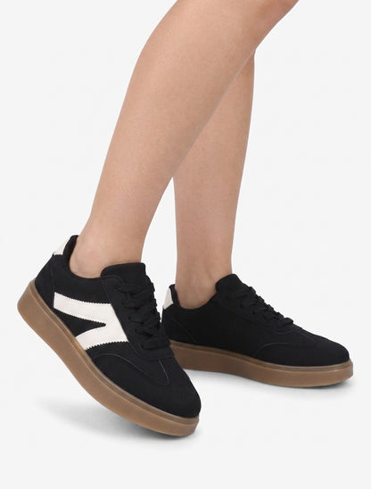 Sneakers con suola in gomma - Nero