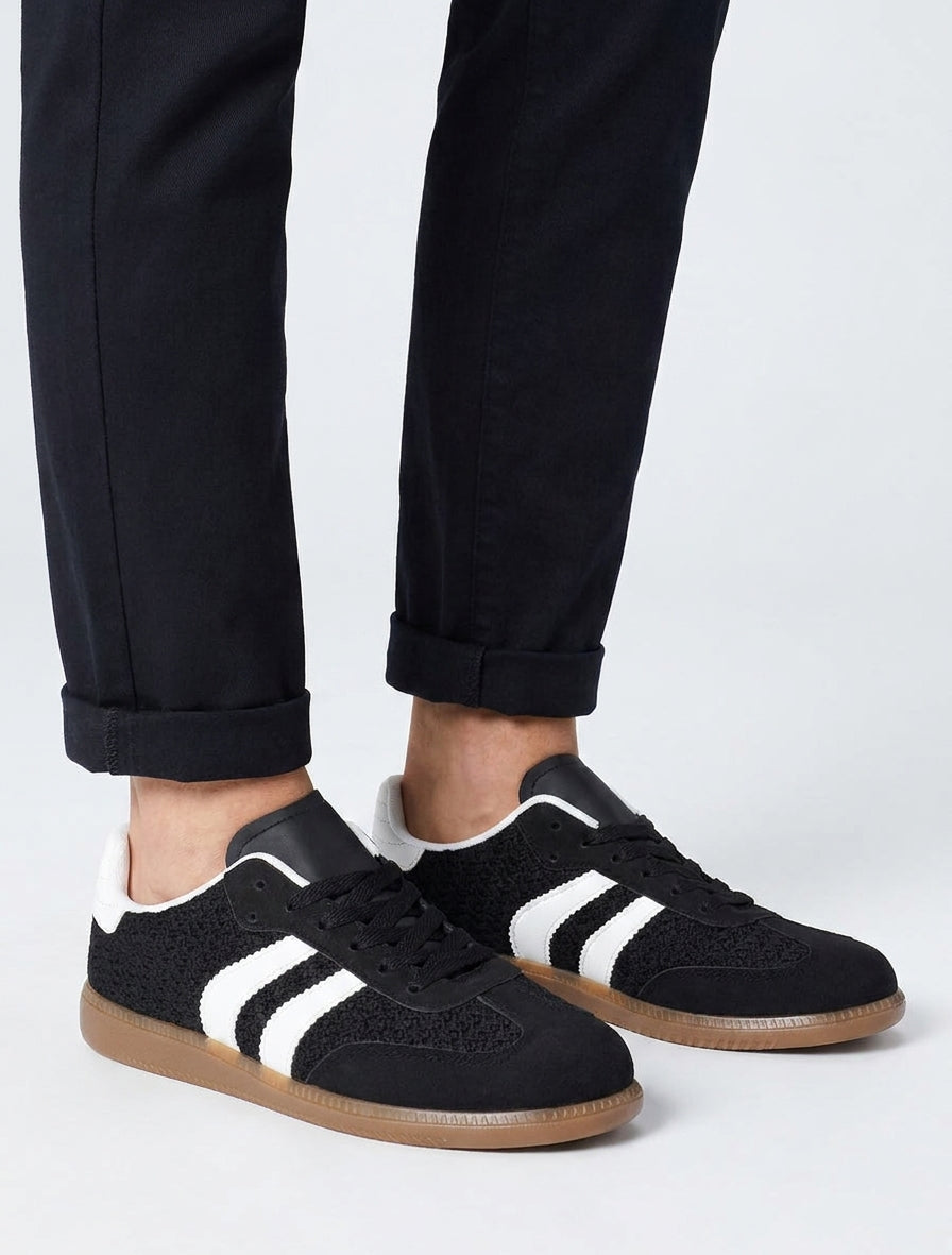 Sneakers in maglia e fasce a contrasto - Nero