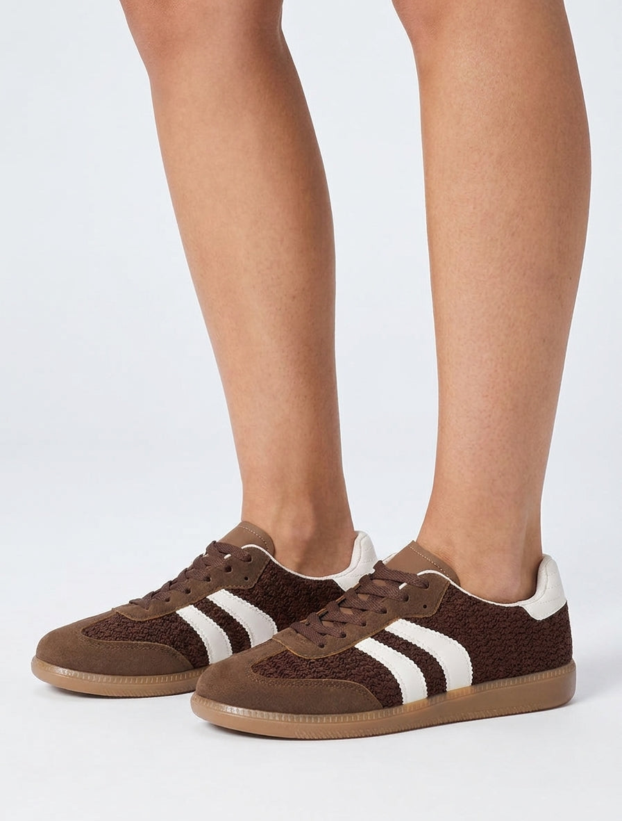 Sneakers in maglia e fasce a contrasto - Marrone