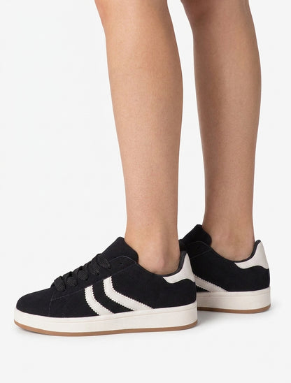 Sneakers effetto nabuk con bande dentellate - Nero