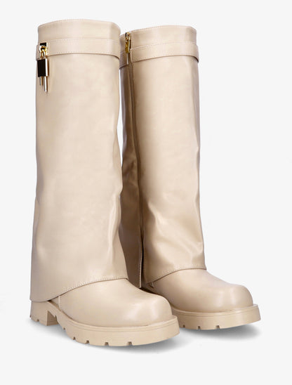 Bottes en simili à revers et bijou cadenas - Beige - 4