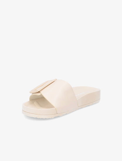 Claquettes en simili à boucle - Beige - 3