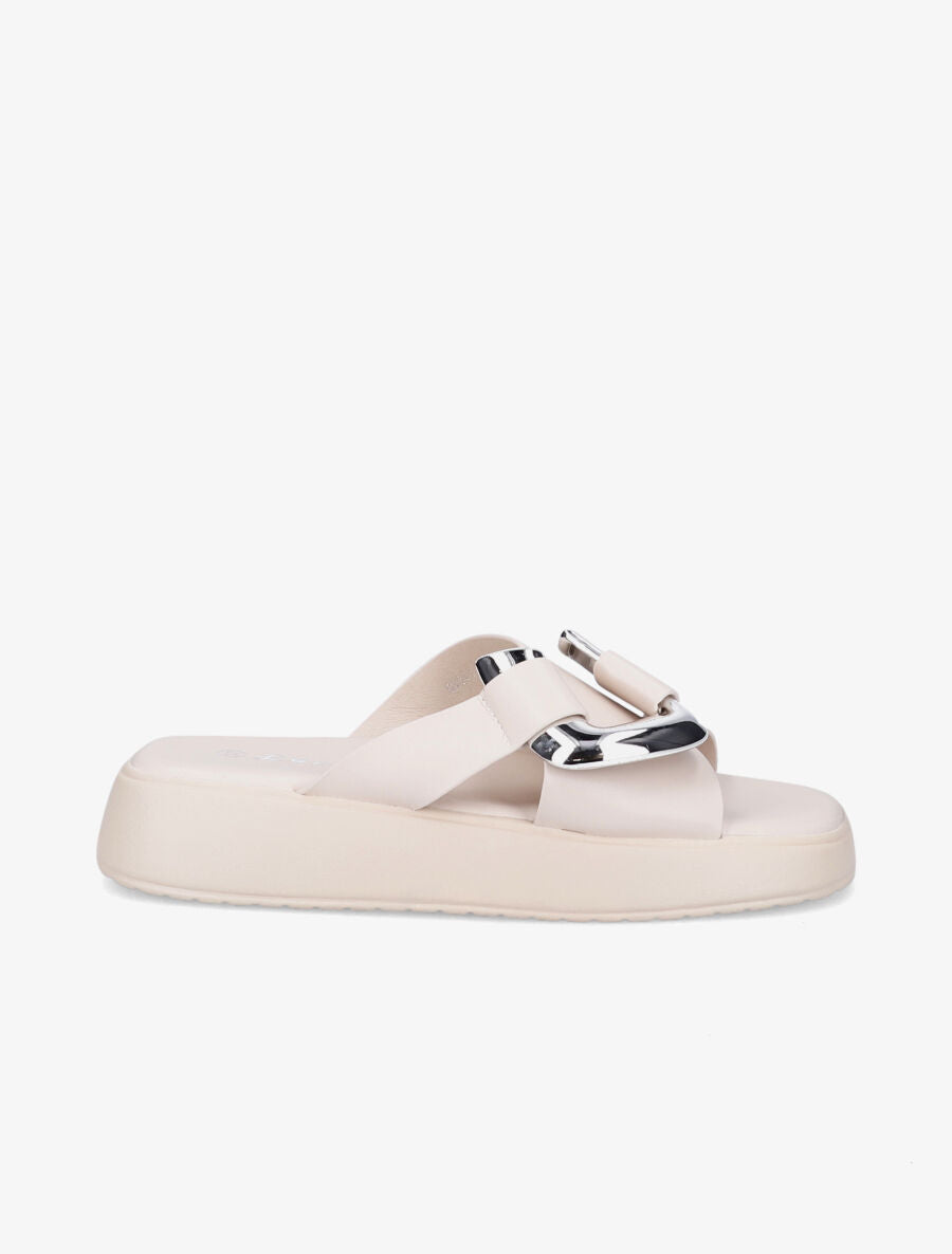 Claquettes croisées à boucle stylisée - Beige - 2