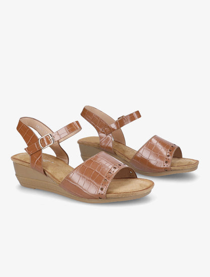 Sandales compensées à bride perforée effet croco - Camel - 4