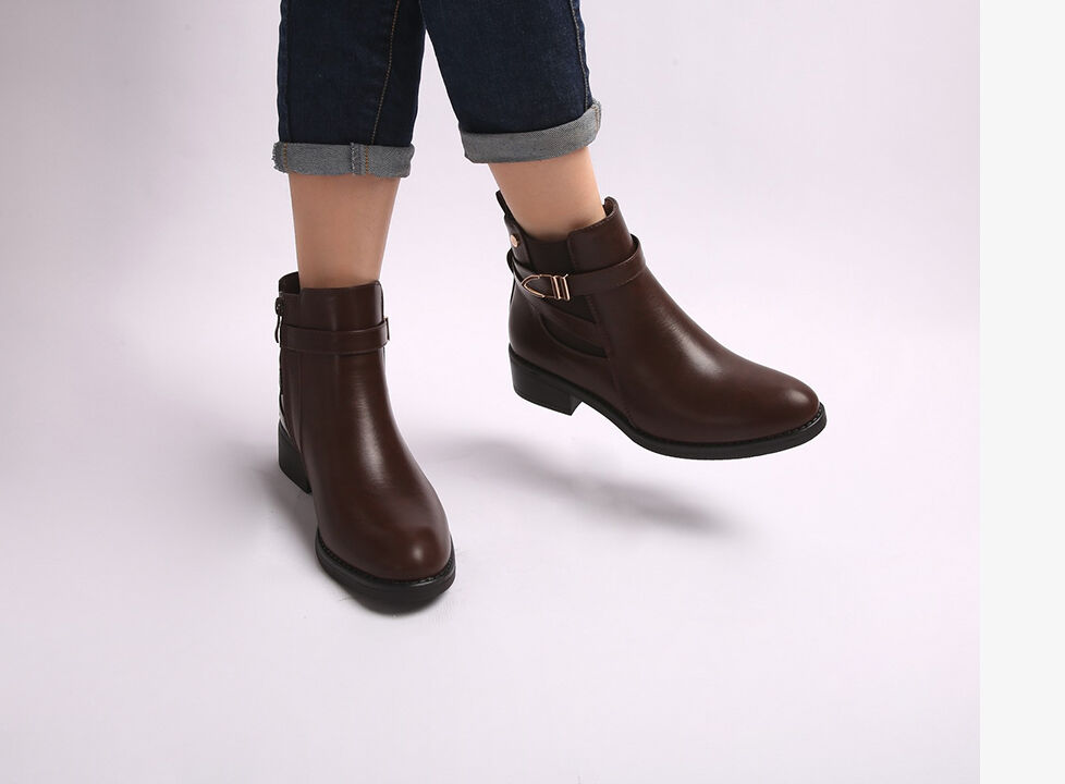 Bottines en simili à boucle stylisée - Marron - 5