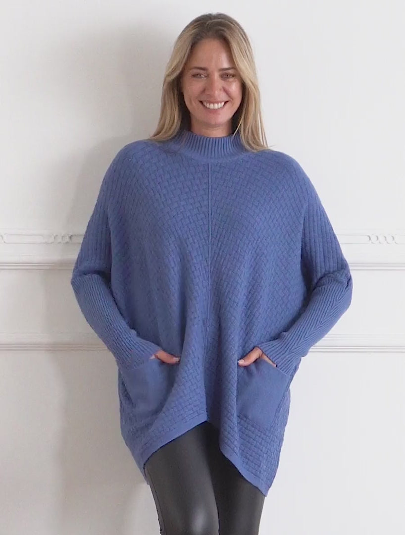 Poncho asimmetrico con collo alto - Blu